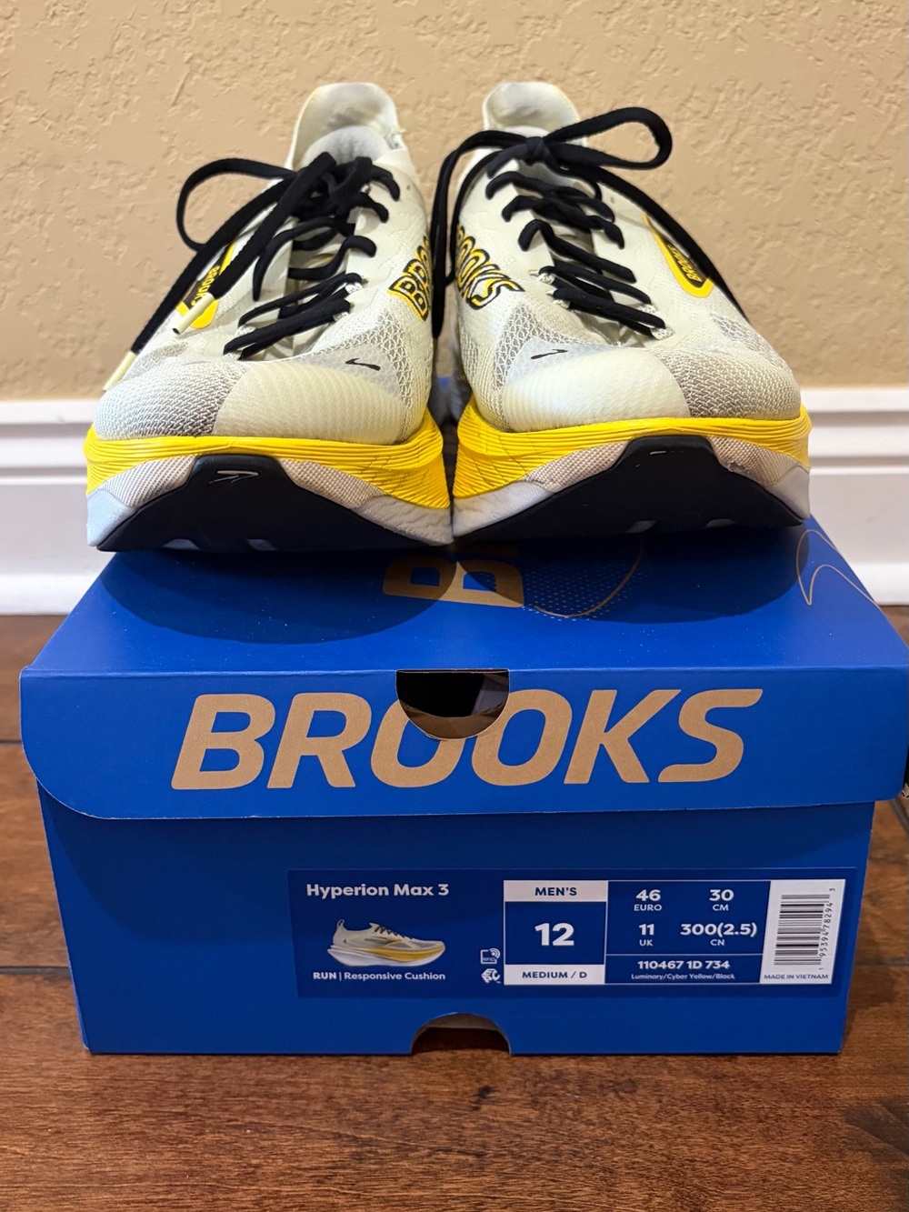 Brooks Hyperion Max 3 Men's Running Sneakers in Yellow, White and Black